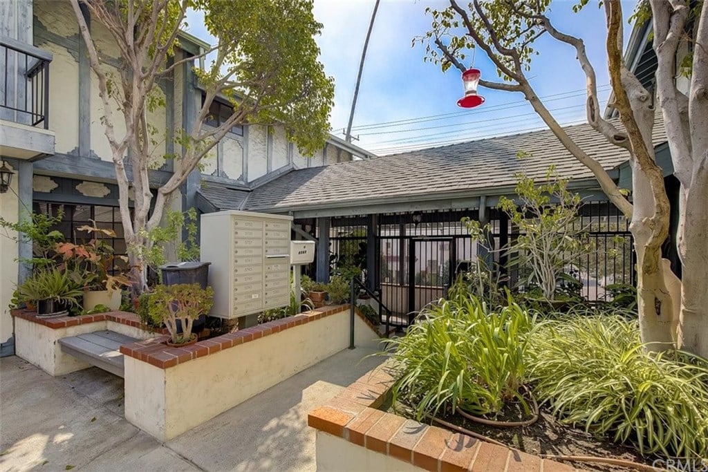 5743 Monte Vista St, Unit 6