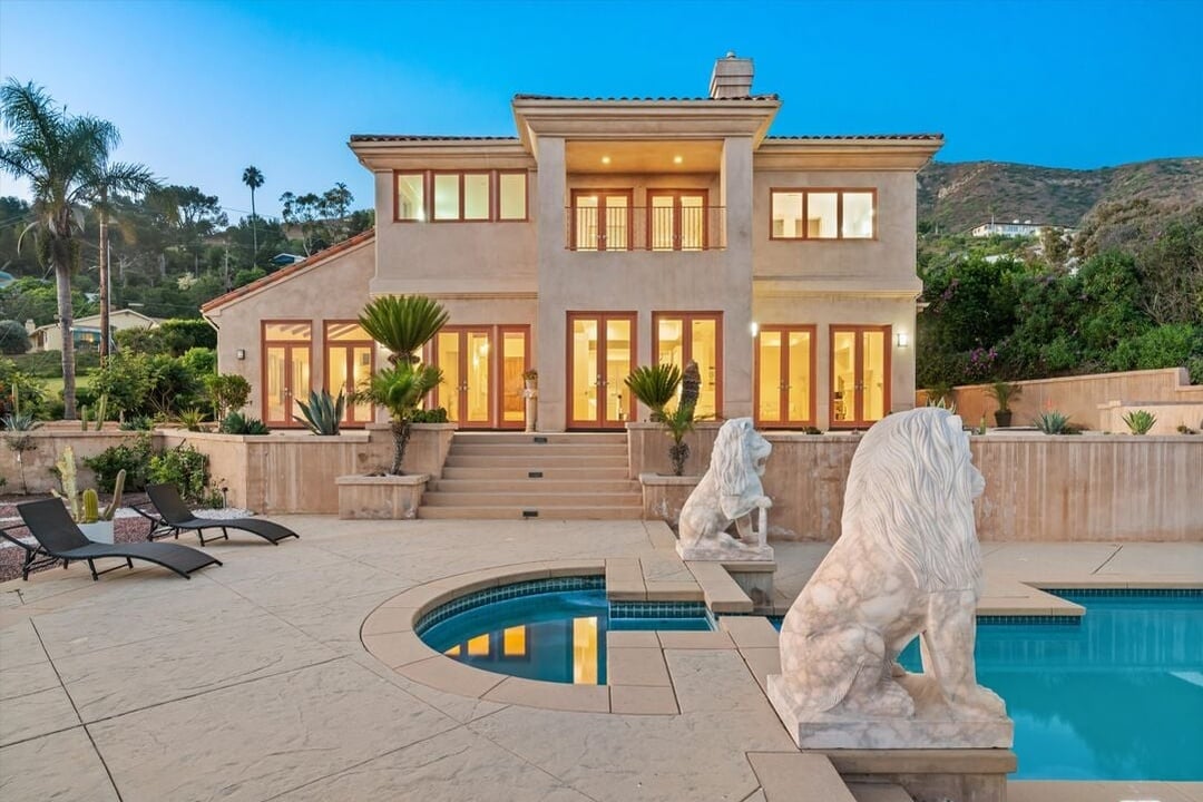 Puesta Del Sol St, 90265