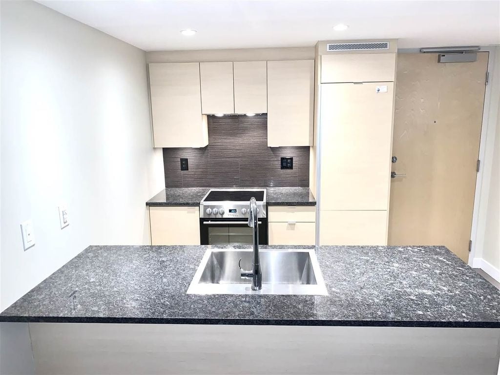 488 SW Marine Dr, #2305