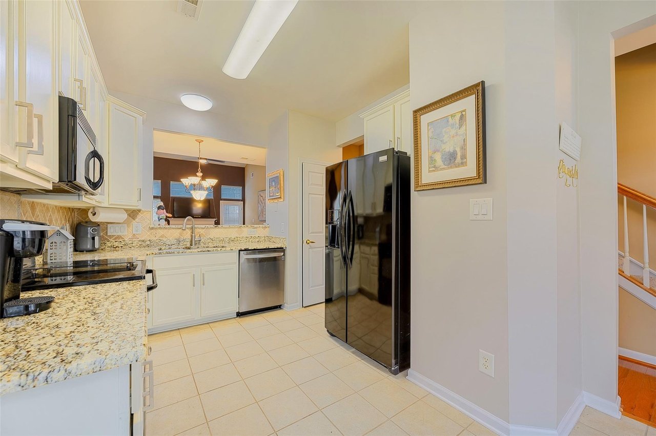 4090 Holly Villa Cir