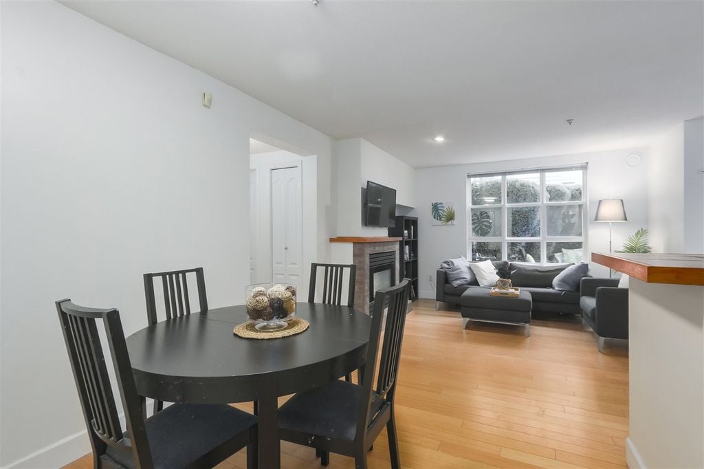 657 W 7th Ave, #103