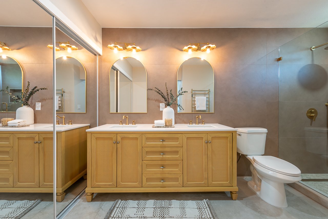 Newly Remodeled. 1 Bed/Bth down, Pioneer Elem!