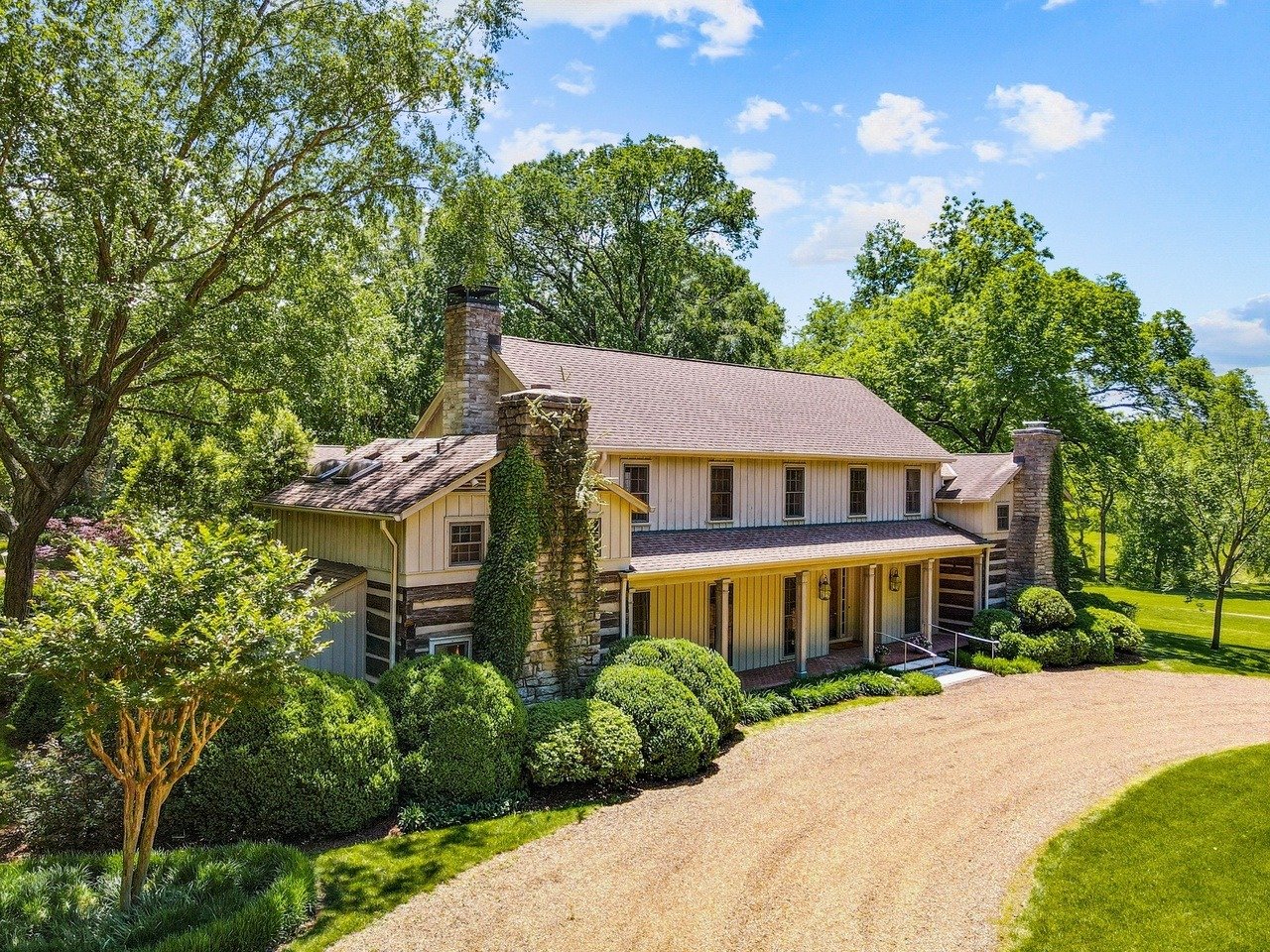 370 Vaughn Rd
