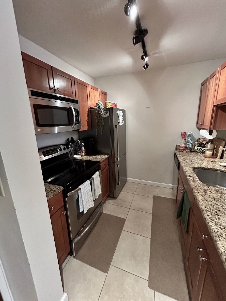 AUGUST 1!!! Unique 1 Bed + Loft Office w/ Common Laundry and Common Roof Deck - Steps to Back Bay Station! 