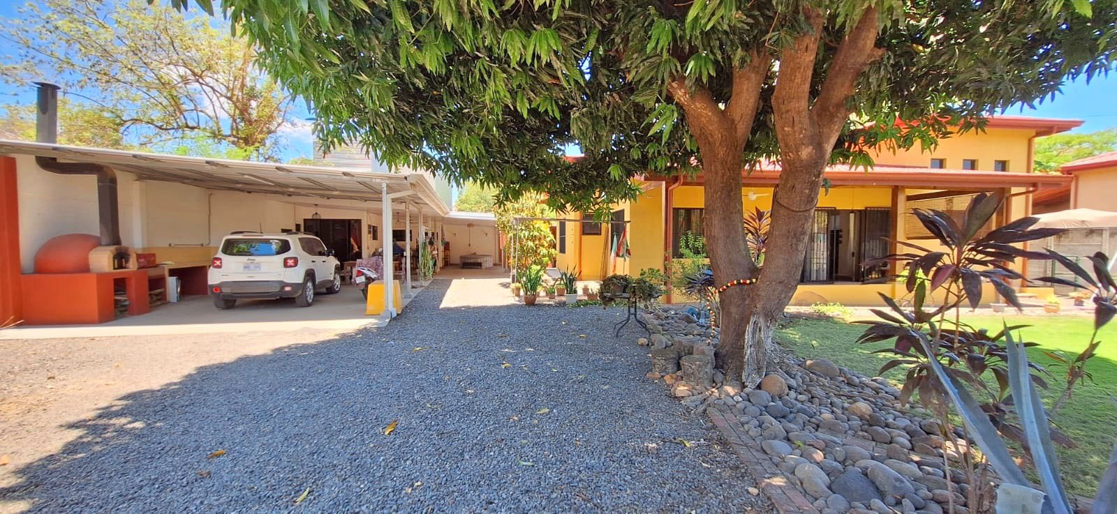 Villa Veneto | Private 3-Bedroom Home with Guest Studio on a Spacious Lot