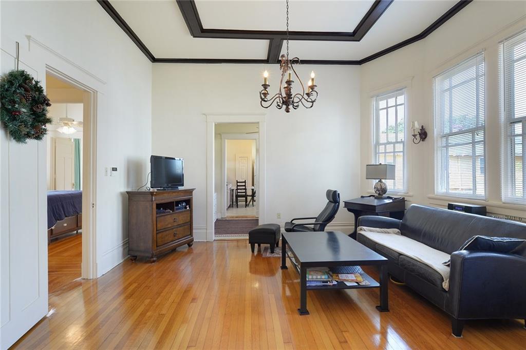 3618-3620 Napoleon Ave