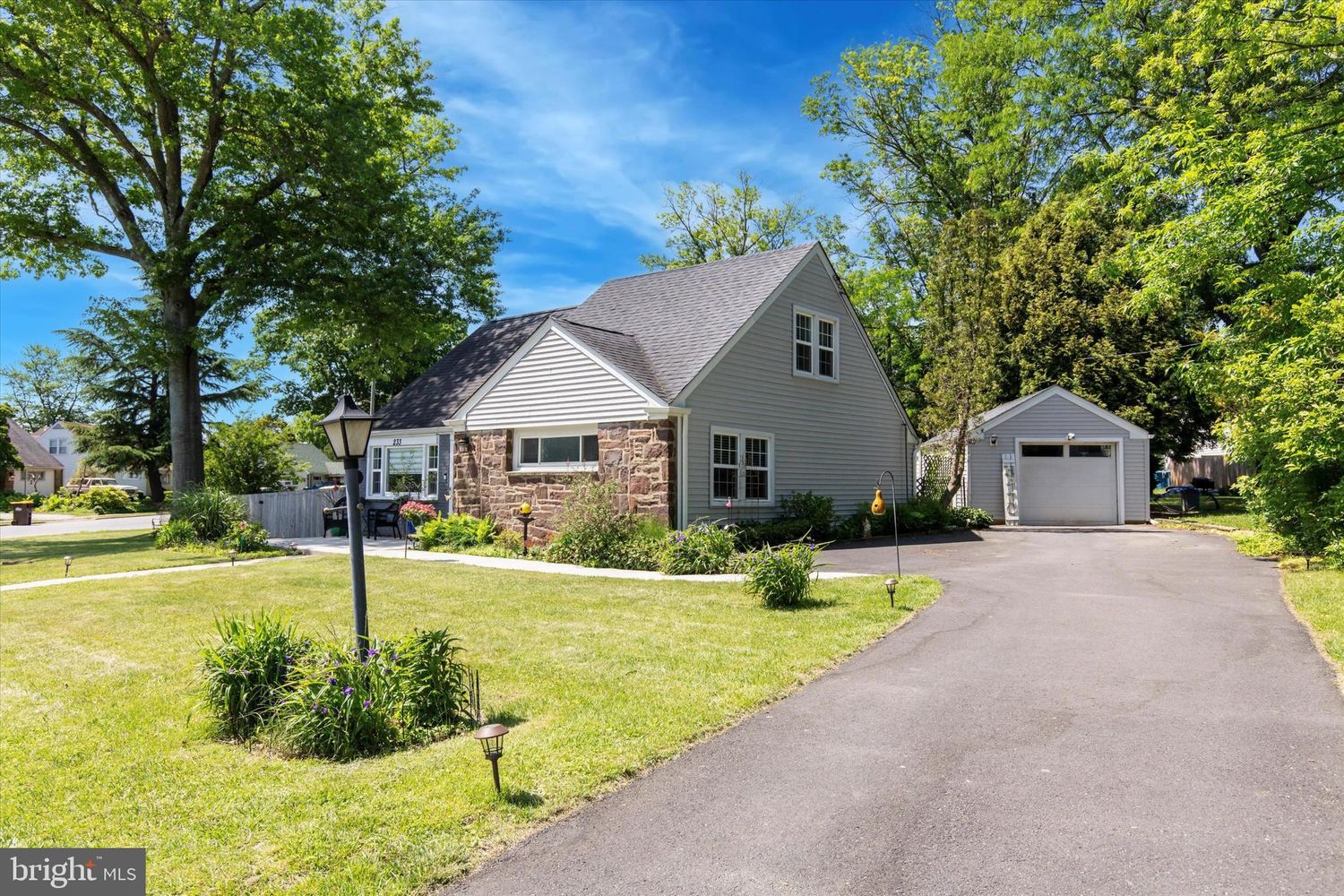 233 Oxford Cir