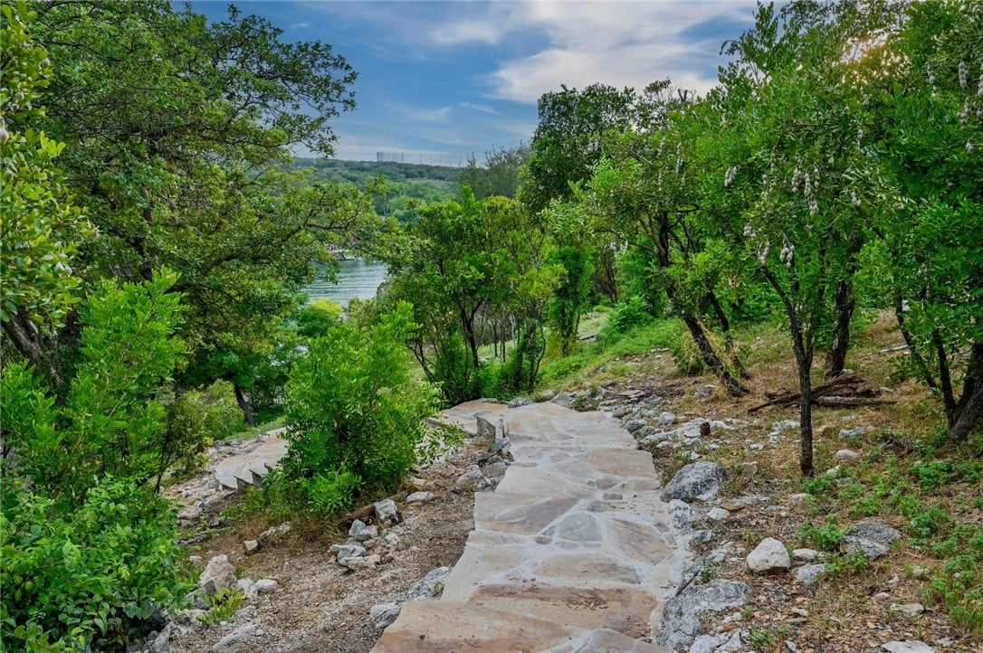 4809 Palisade Dr