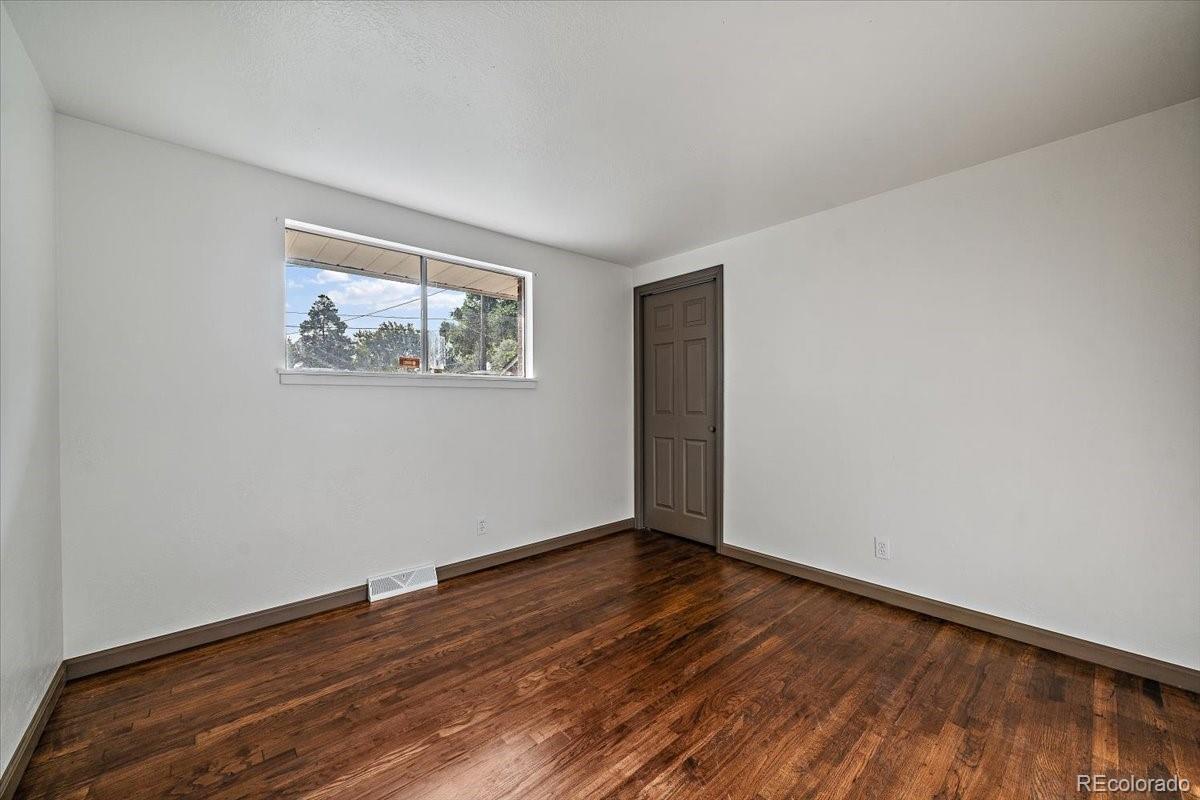1006 Hahn Ct