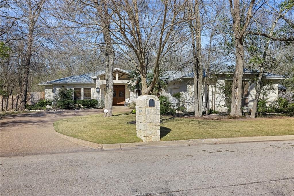 1807 Springbrook Estates Drive College Station, Texas 77845