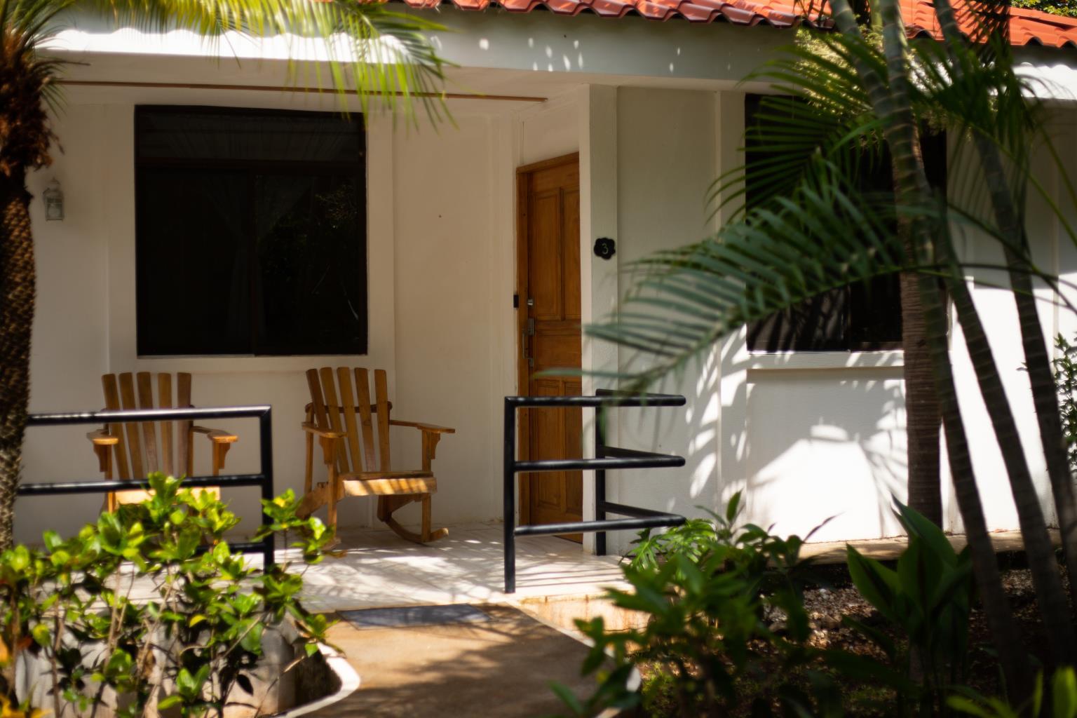 Drift Away Lodge | Near the Coast Hotel/Resort/Hostel For Sale in Playa Avellanas