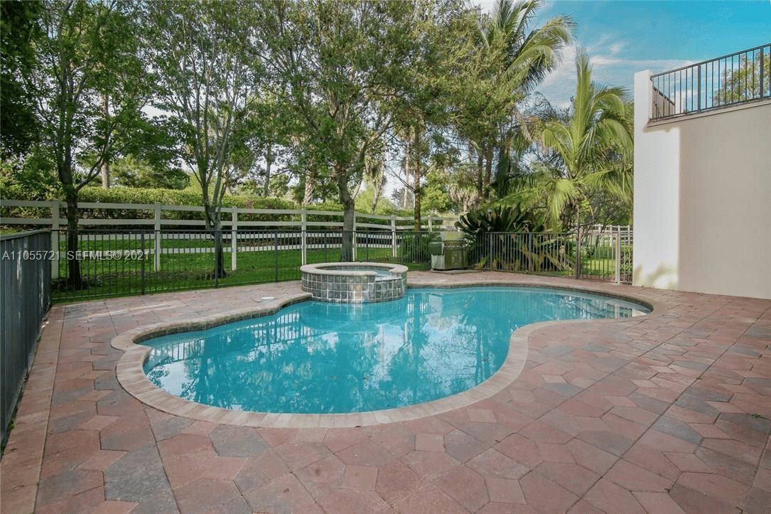 10261 Majestic Trail