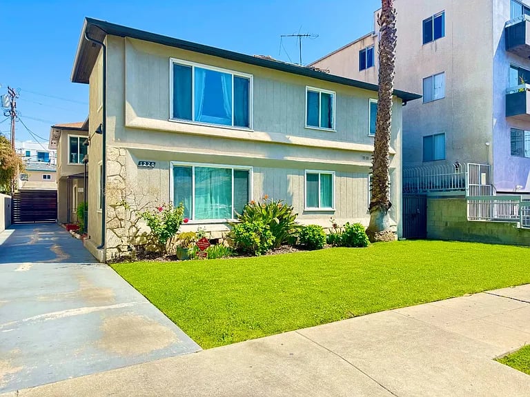 1220 S Shenandoah St