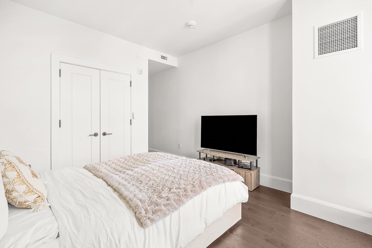 430 Stuart Street Unit 23E