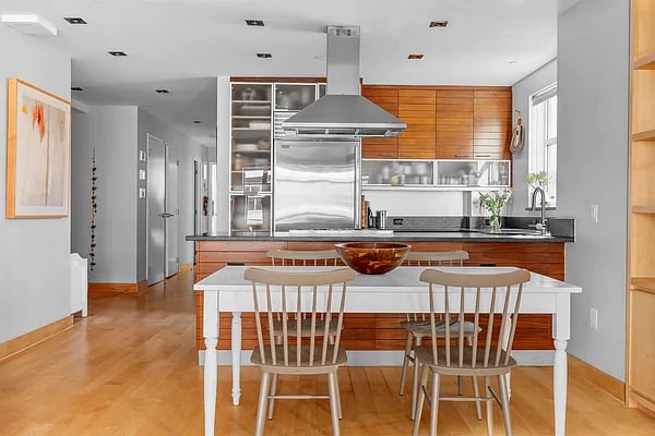 206 Front Street #4C