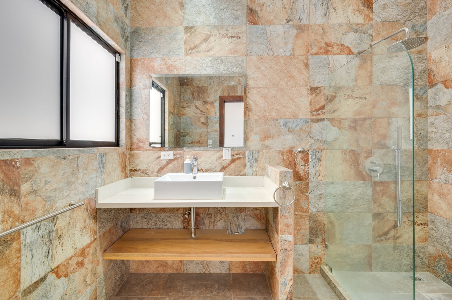 V-Domi Panama | Modern 3-Bedroom Villa with Pool on Expansive 6,078 m² Forest Lot in Finca Panamá, Tamarindo