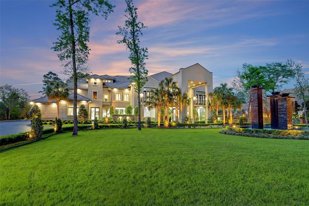 47 Grand Regency Cir