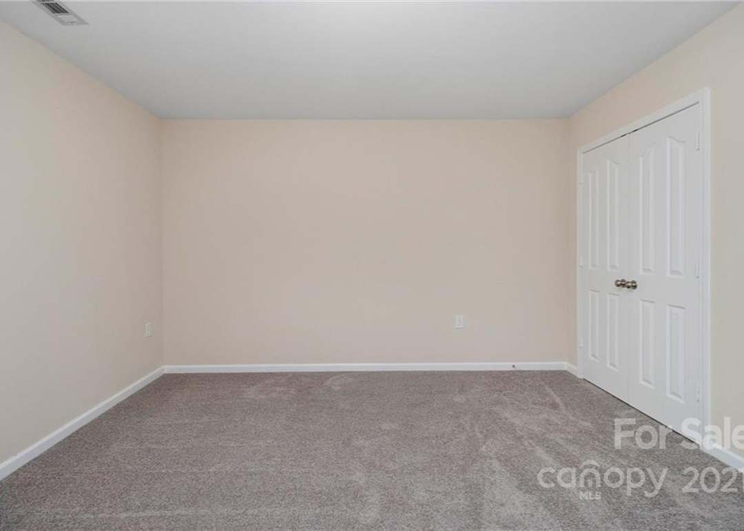 9636 Eagle Feathers Dr