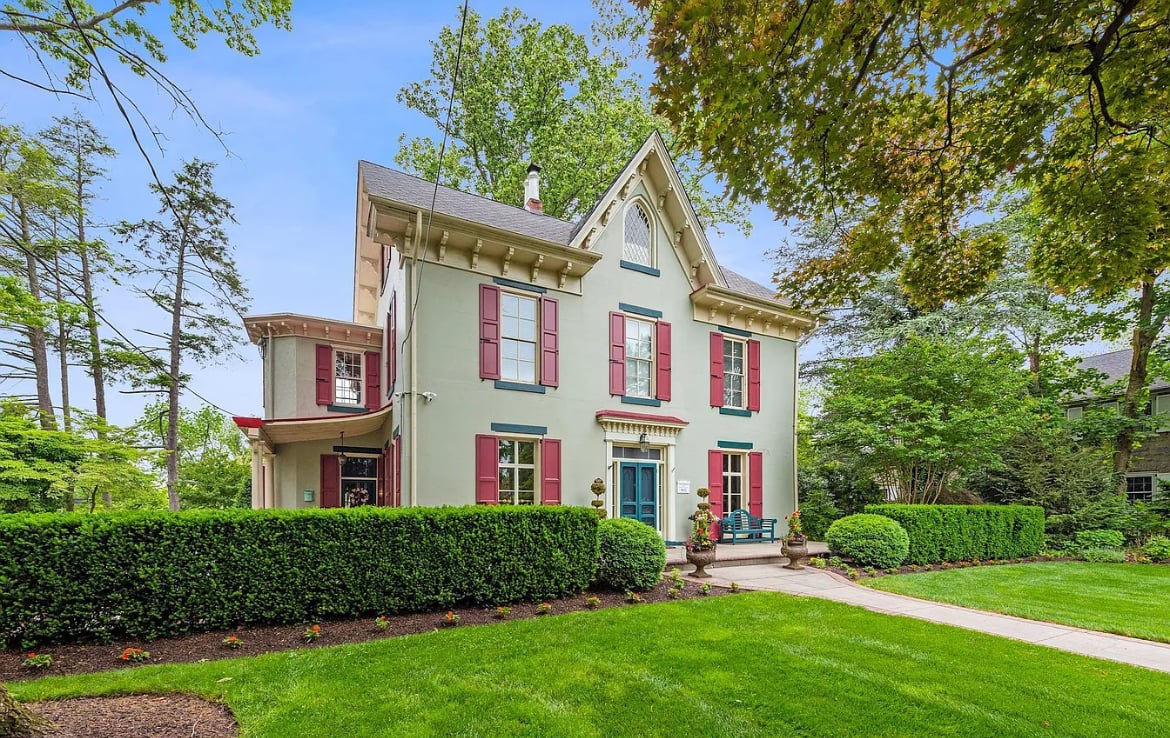 155 E Main St