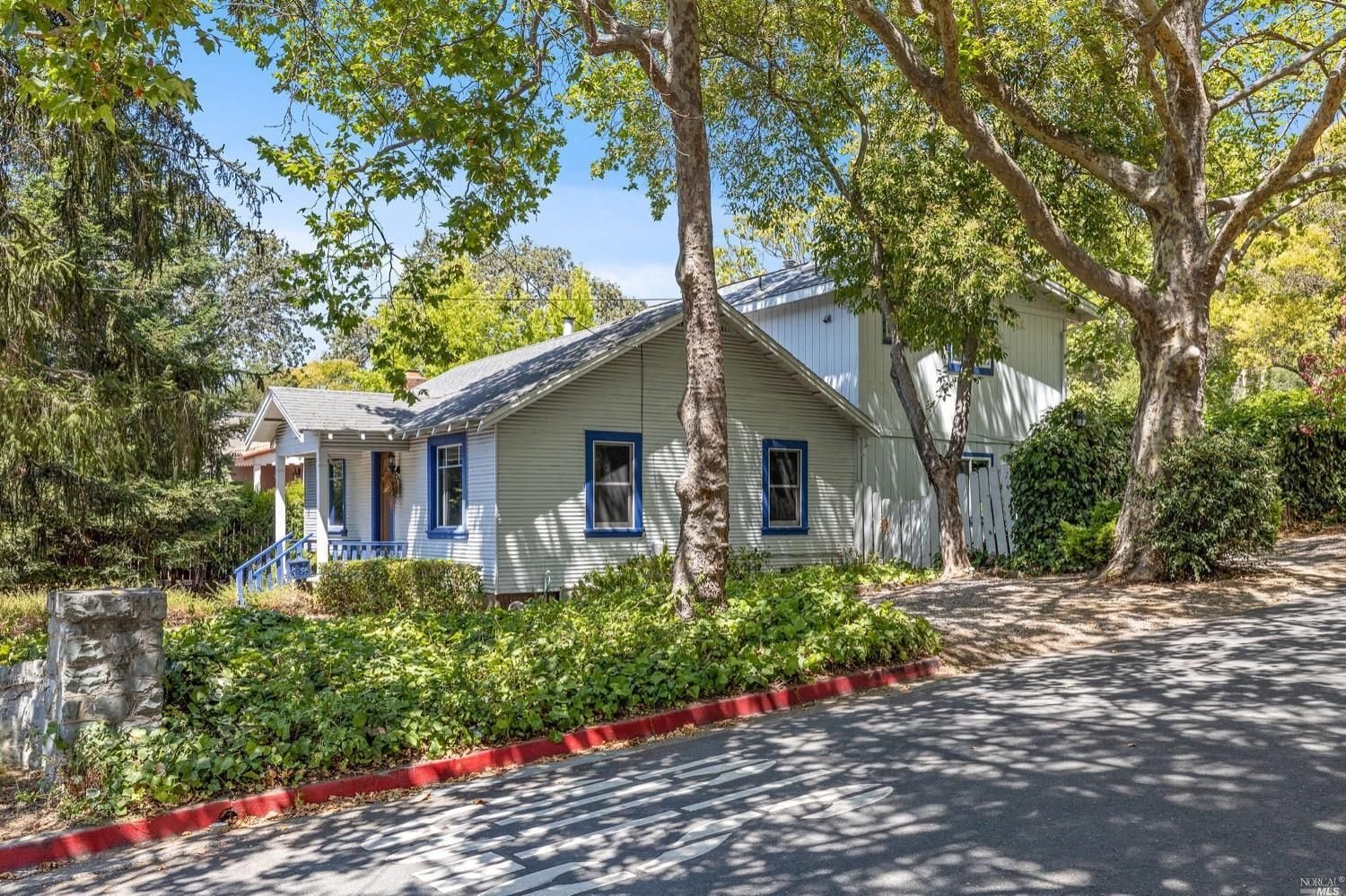 1132 Sir Francis Drake Blvd