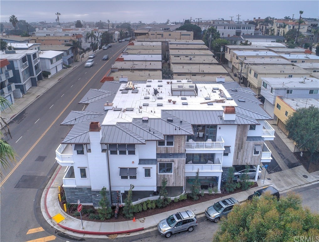 761 Manhattan Beach Blvd