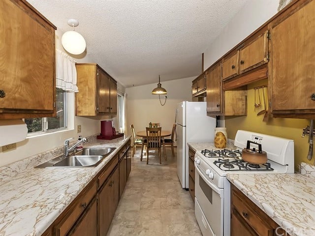 1256 Sand Canyon Ct
