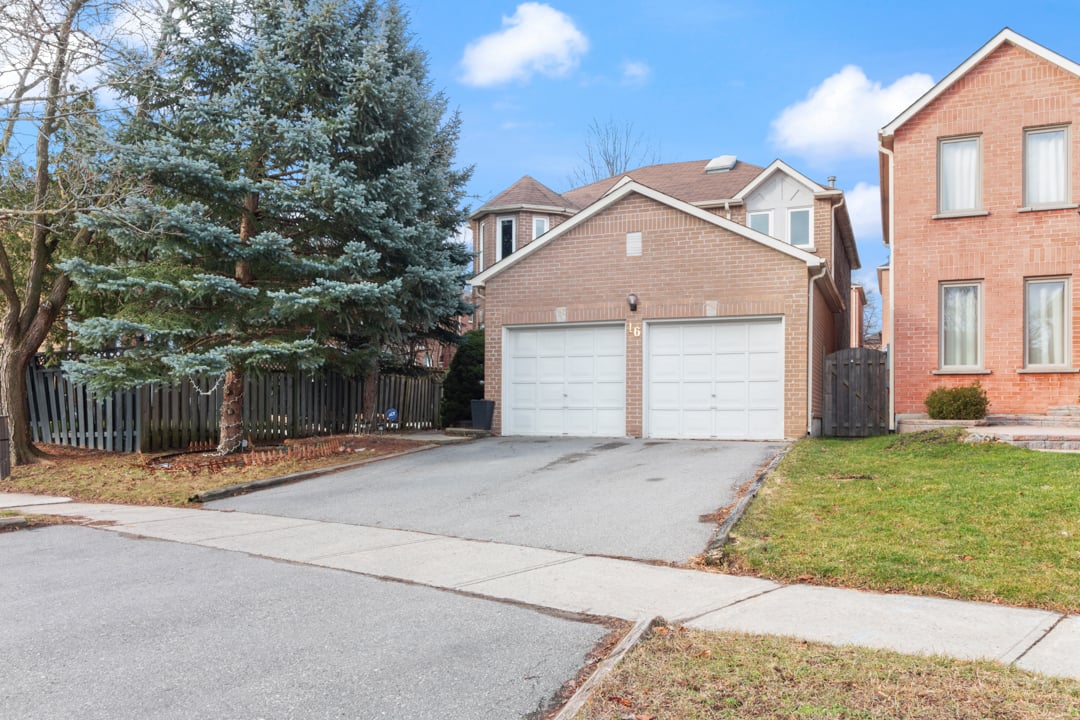 16 Roseborough Cres