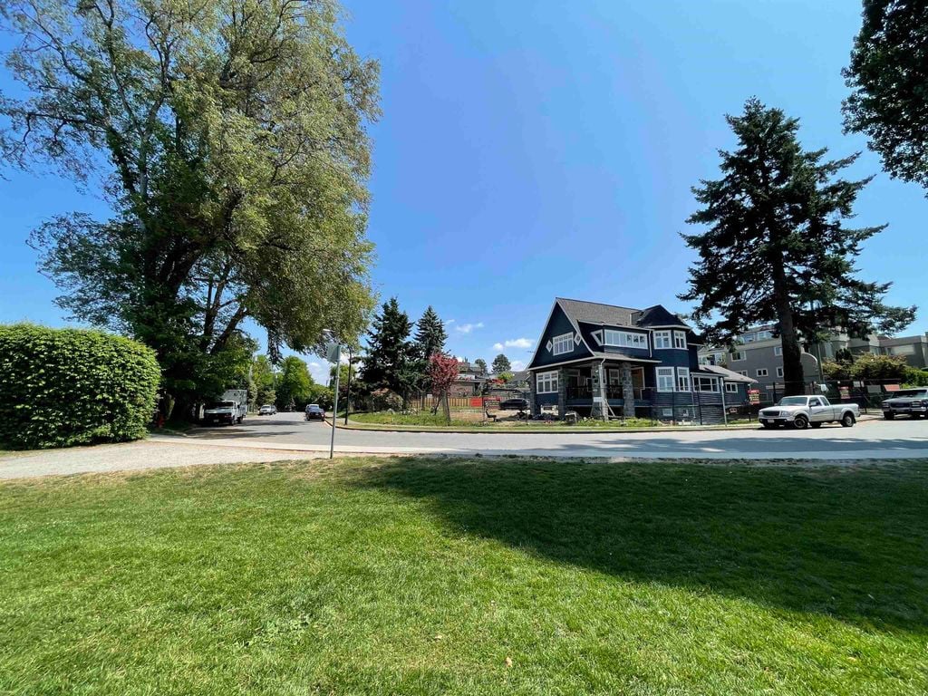 2568 Point Grey Rd