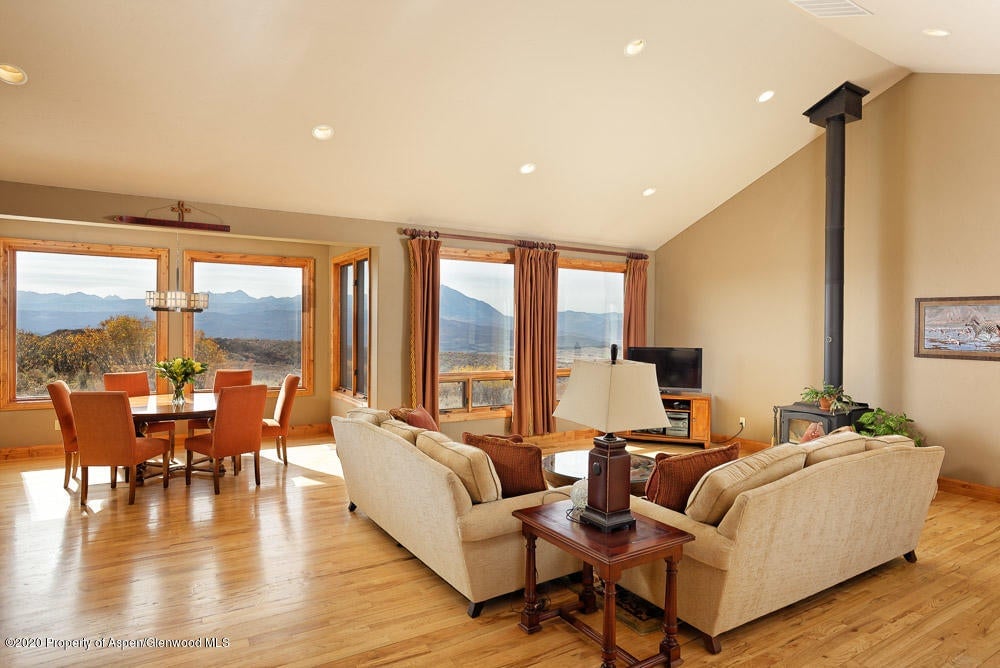 725 Spring Park Ridge Rd