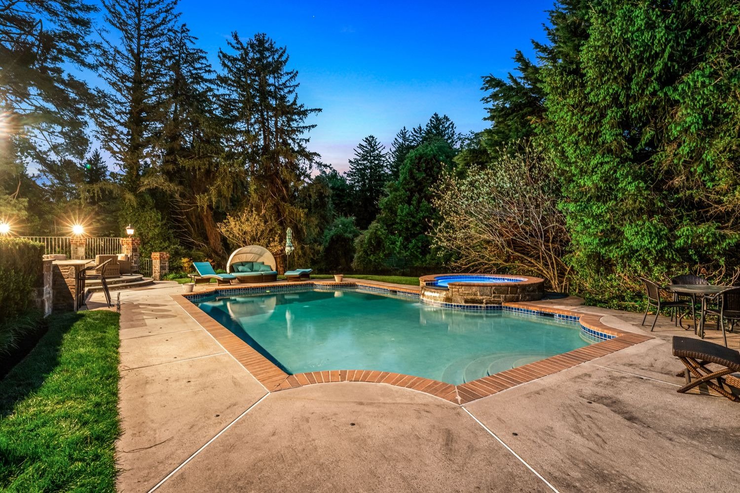 775 Parkes Run Ln