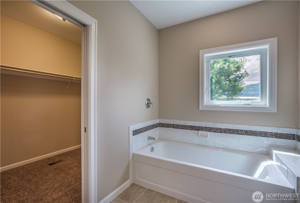 215 Village Dr