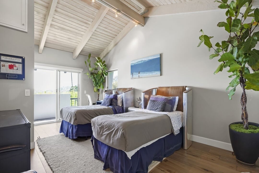 Solis Vista, Serra Rd, 90265