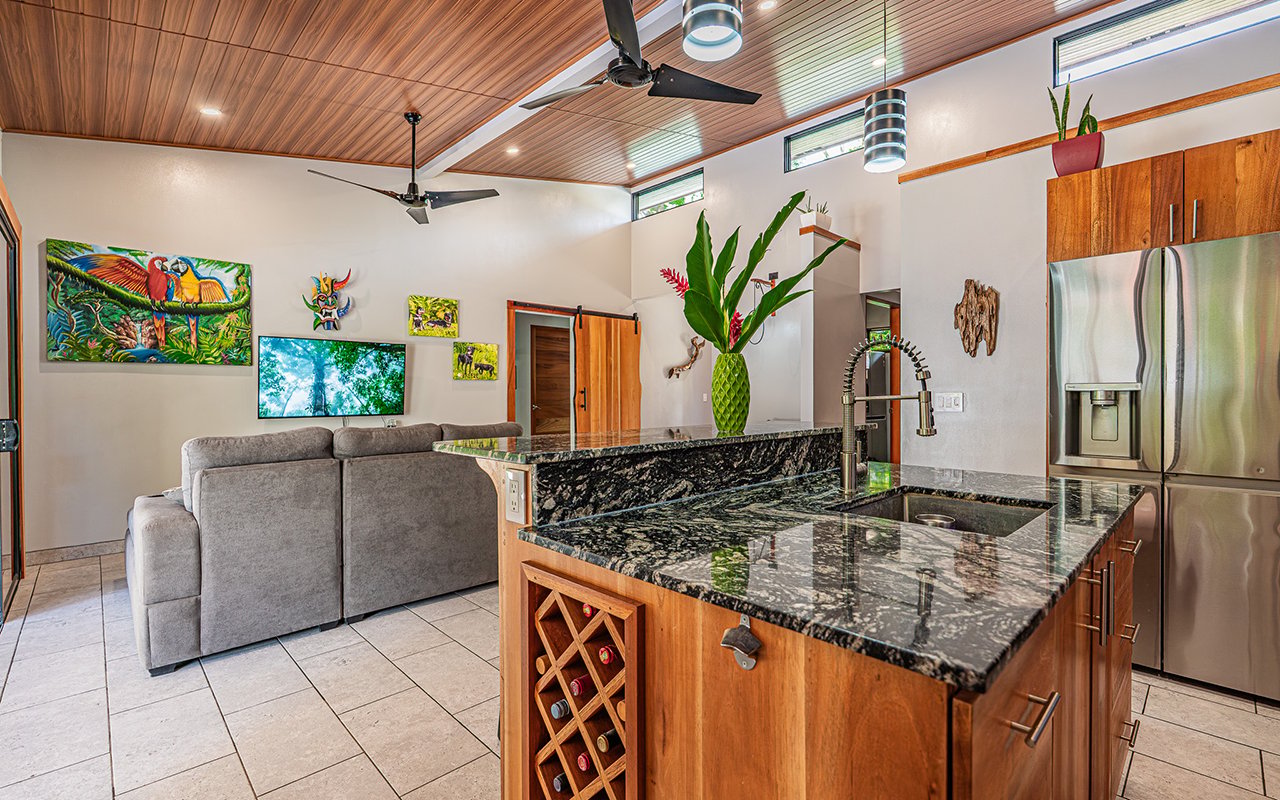 Home Near Downtown Uvita with Private Forest and Creek