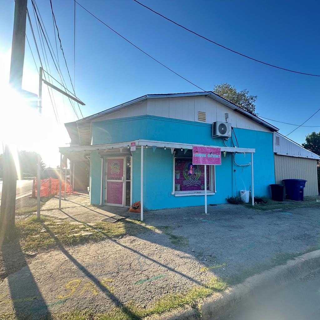 2335 El Indio Hwy