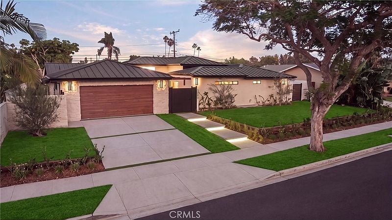3080 Country Club Dr