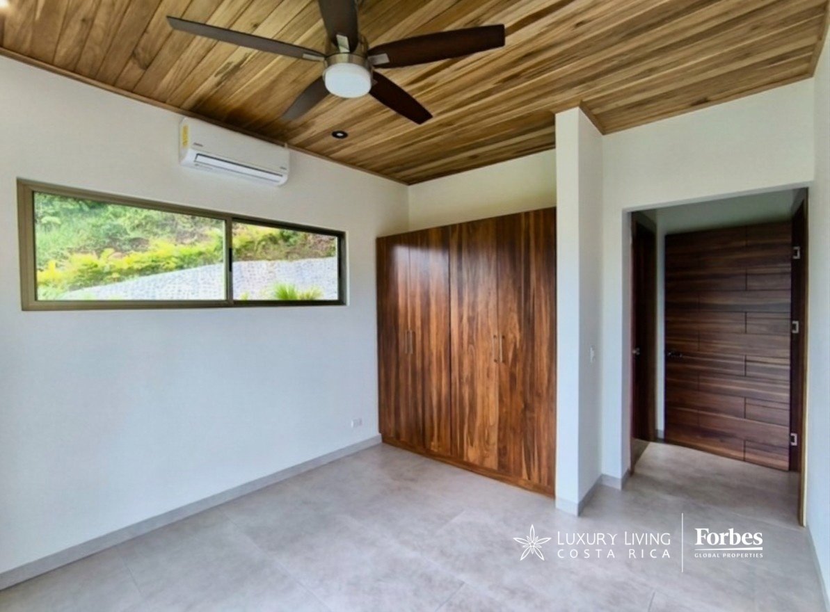 21578 - Contemporary residence with pool and jacuzzi in a gated community, Atenas