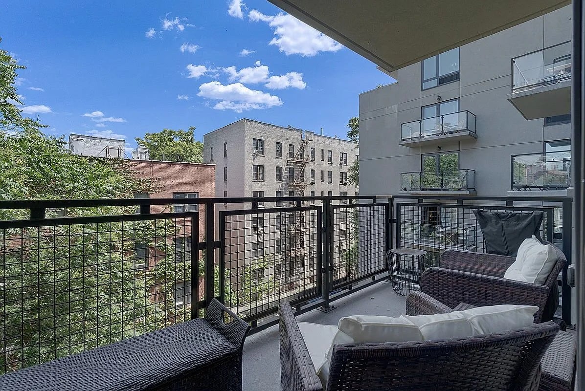 15 E 19th St #4C
