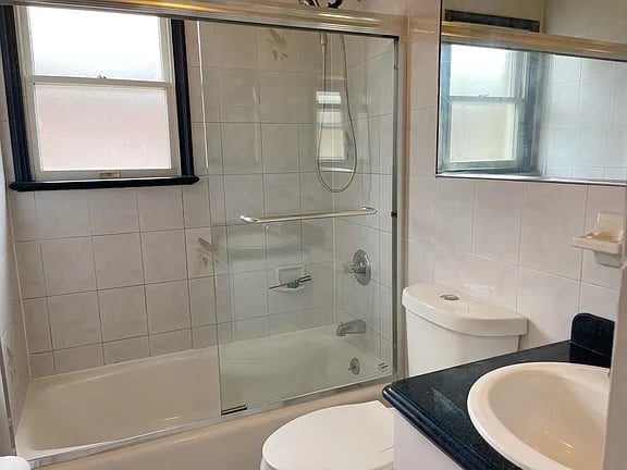 6110 230th St Fl 2