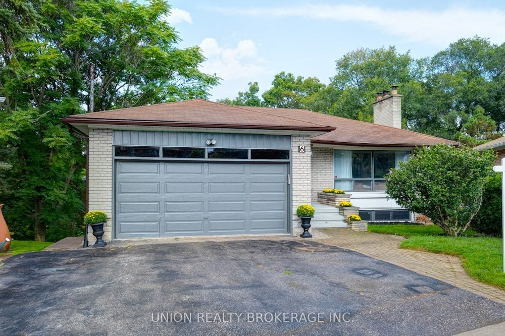 6 Pengelly Ct