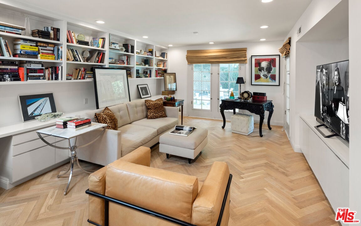 2247 COLDWATER CANYON DR