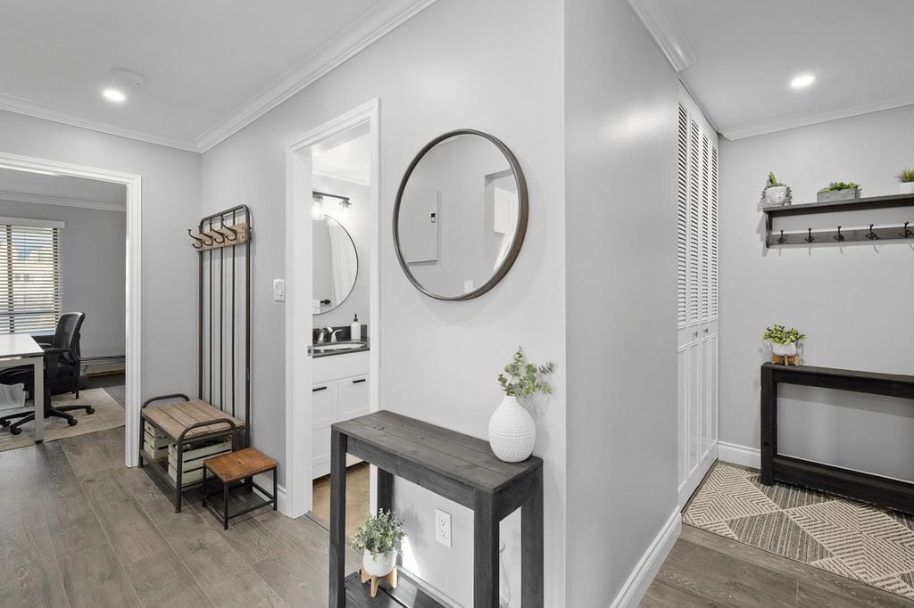 3264 Oak St, #308