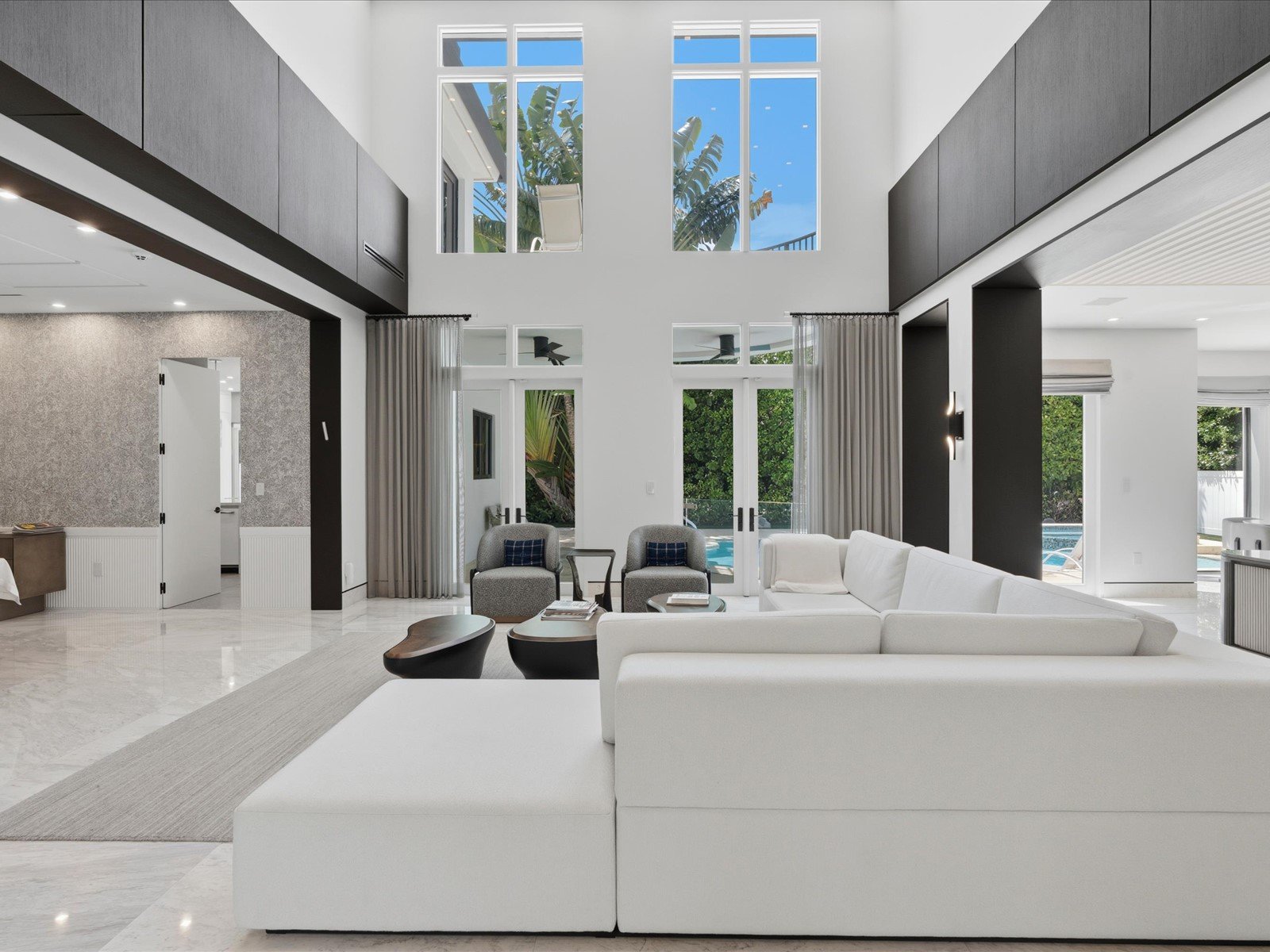 70 Camden Dr, Bal Harbour