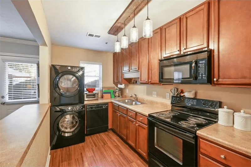 105 River Dr N Unit B