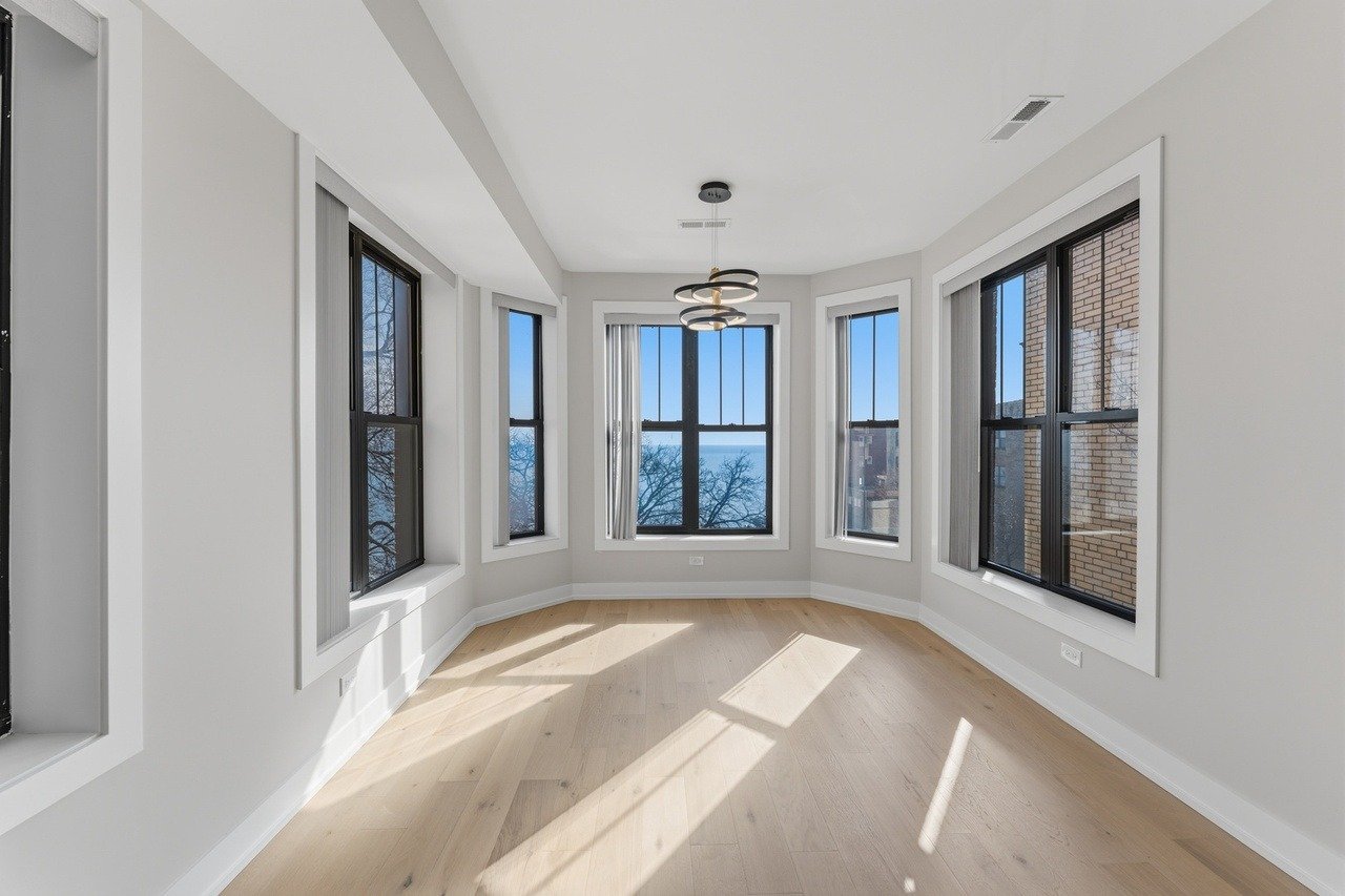 7516 N Eastlake Ter Unit 1