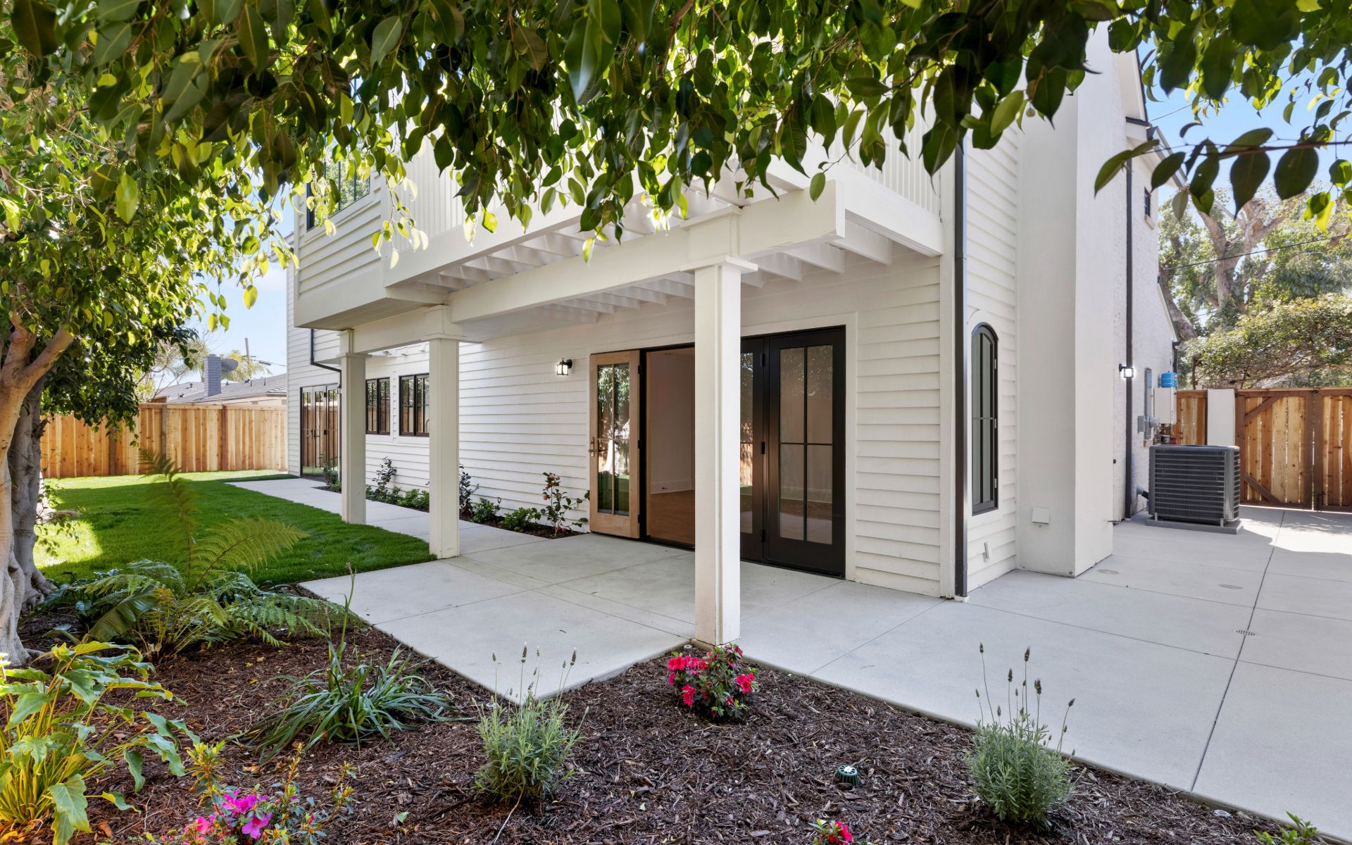 2214 Holly Lane