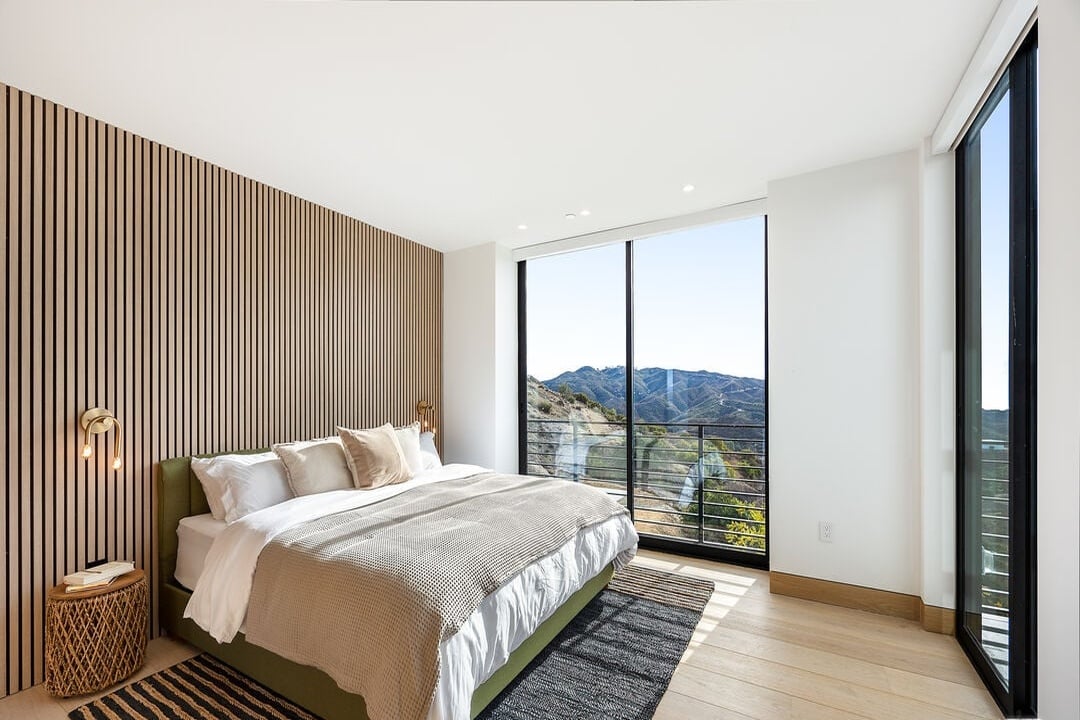 Mulholland Hwy, 90265