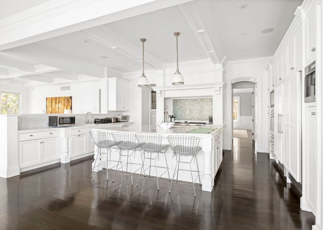 672 Halsey Ln
