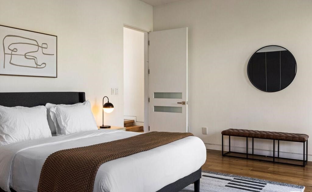 N Edinburgh Avenue, 90048