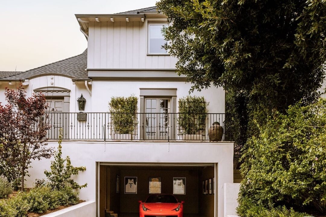 Nova Pavilion, El Cerrito Pl, 90068