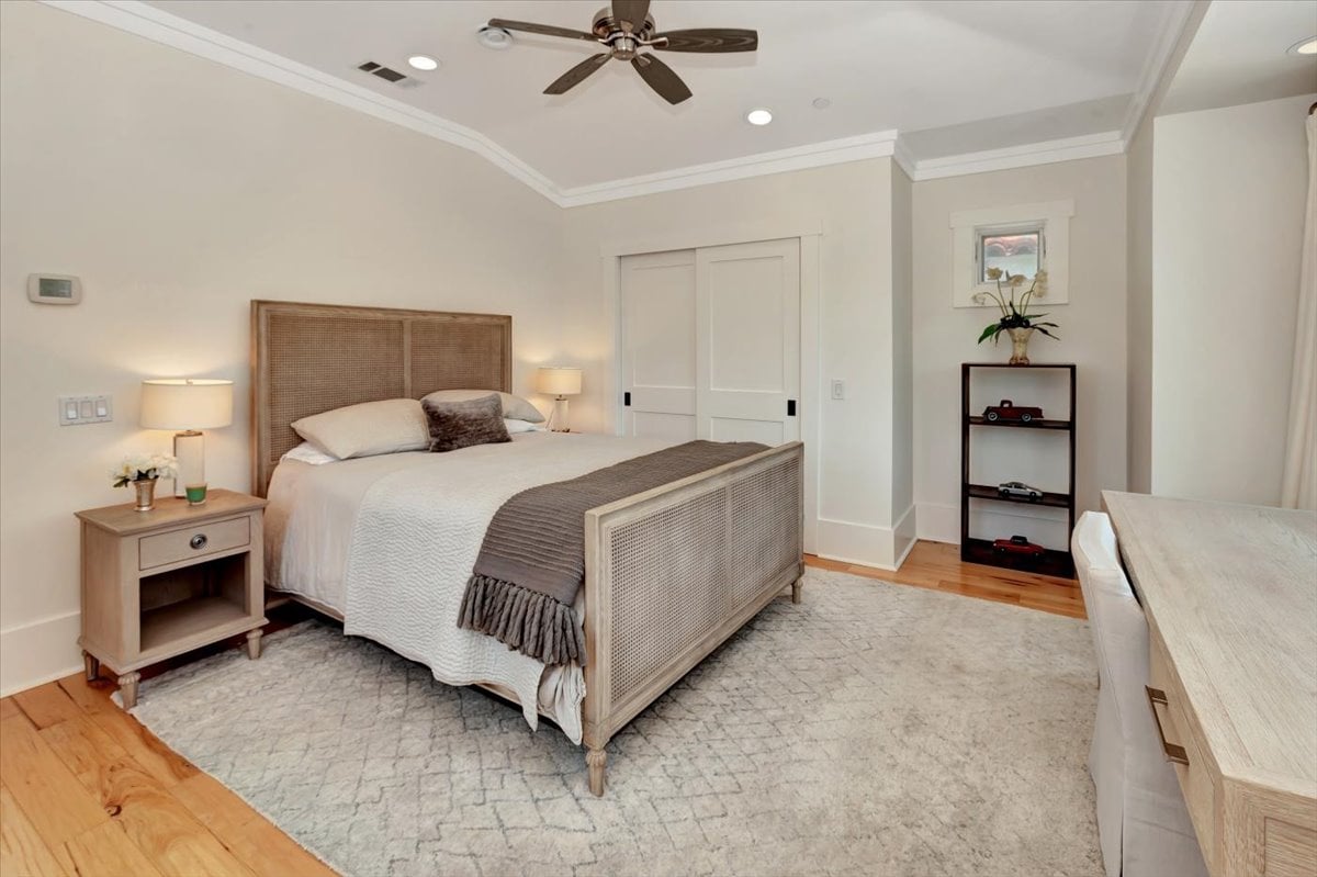 57 Savona Walk